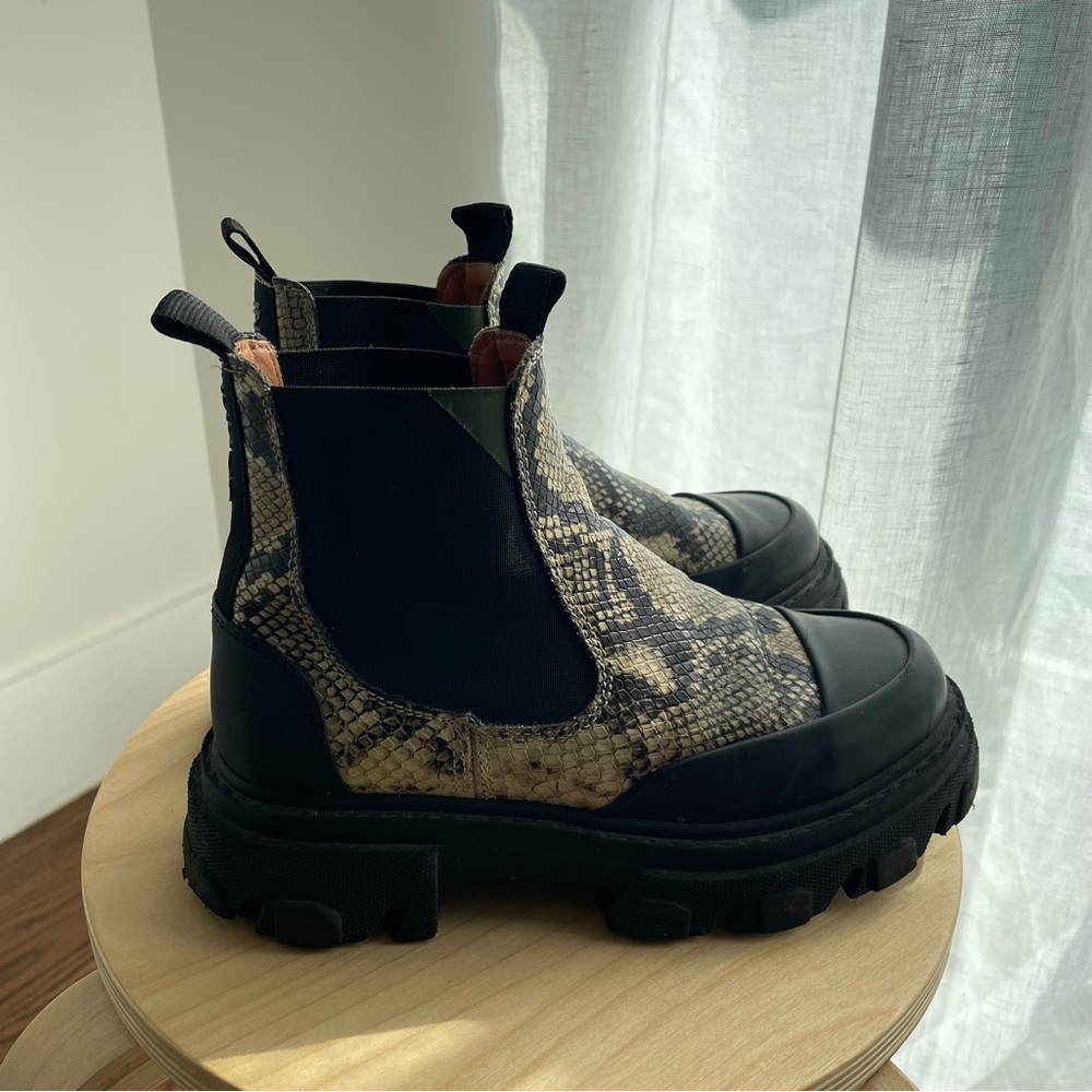 Ganni Lug Sole Chelsea Boots - Picture 2 of 5